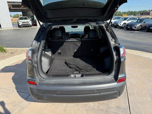 Used 2021 Jeep Cherokee Latitude Plus FWD image 7