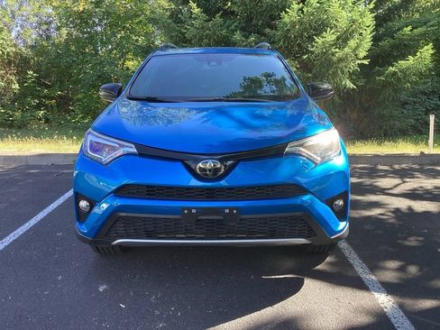 Used 2018 Toyota RAV4 SE w/ Power Extra Value Package AWD/4WD image 4