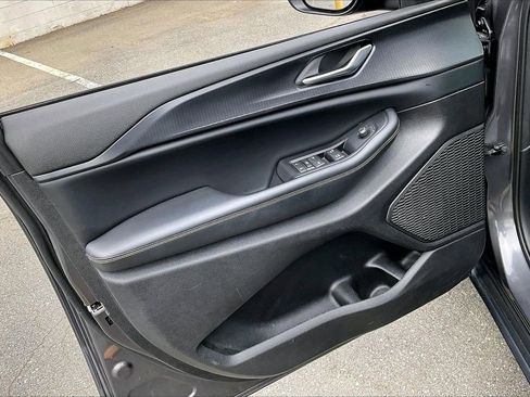 Used 2023 Jeep Grand Cherokee Laredo image 26