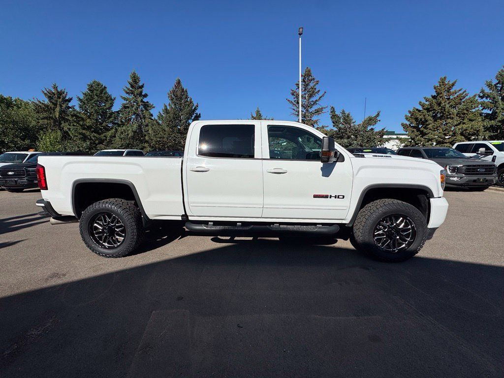 Used 2019 GMC Sierra 2500 SLT w/ All Terrain HD Package AWD/4WD image 5