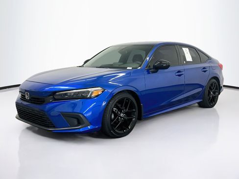 Used 2023 Honda Civic Sport image 3