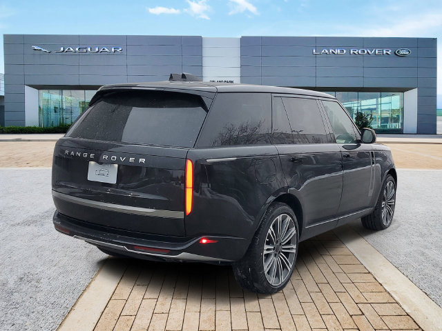 Certified 2026 Land Rover Range Rover Long Wheelbase SE AWD/4WD image 5