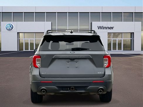 Used 2021 Ford Explorer XLT w/ Equipment Group 202A image 5