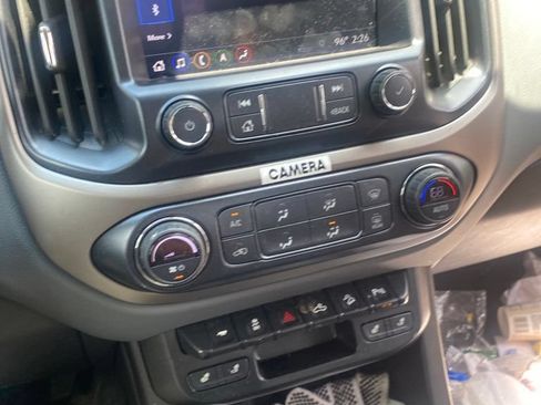 Used 2019 Chevrolet Colorado Z71 AWD/4WD image 17