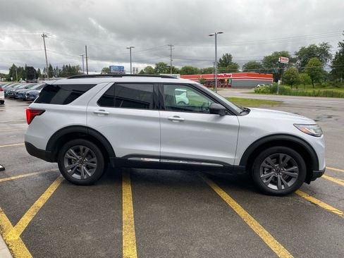 Used 2025 Ford Explorer Active w/ Active Comfort Package AWD/4WD image 7