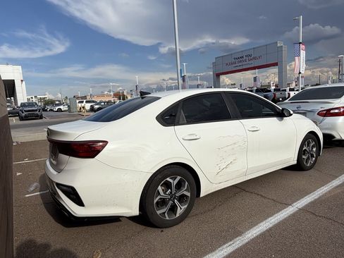 Used 2020 Kia Forte LXS FWD image 8