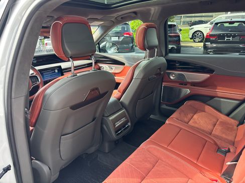 Certified 2024 Lincoln Nautilus Black Label AWD/4WD image 28