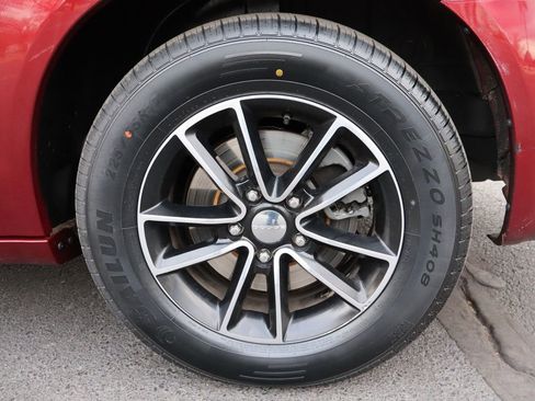 Used 2018 Dodge Grand Caravan SXT w/ Blacktop Package image 40