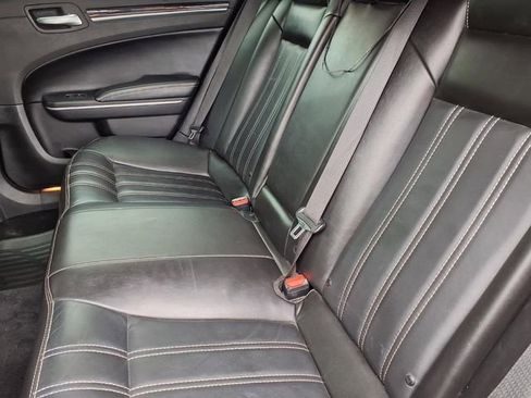 Used 2020 Chrysler 300 S RWD image 7