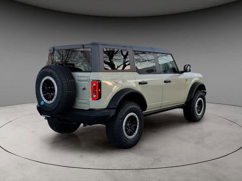 New 2025 Ford Bronco Badlands image 9