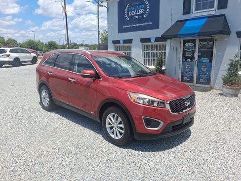 Used 2018 Kia Sorento AWD image 7