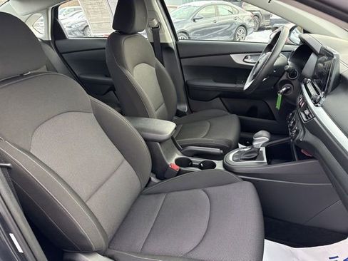 Used 2023 Kia Forte LXS w/ LXS Technology Package image 42