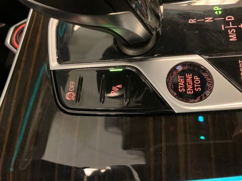 Used 2021 BMW X7 xDrive40i w/ M Sport Package image 50