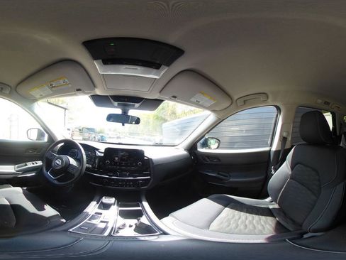 Used 2025 Nissan Pathfinder SV image 42