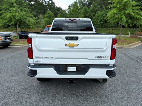 Certified 2022 Chevrolet Silverado 2500 High Country w/ Z71 Off-Road Package AWD/4WD image 6