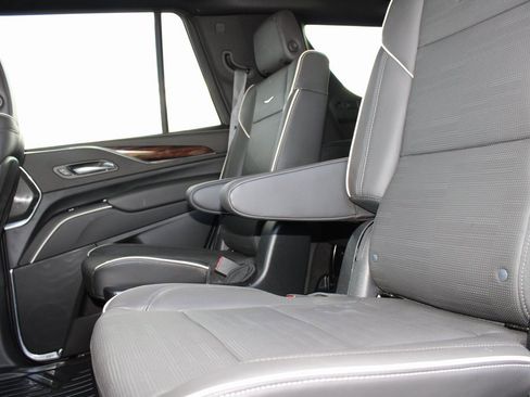 Used 2023 Cadillac Escalade Premium Luxury w/ Performance Package image 29