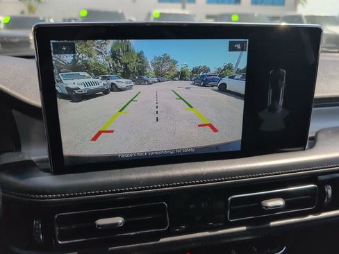 Used 2022 Lincoln Nautilus FWD w/ Premium Package image 18