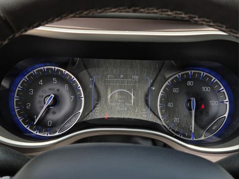 Used 2023 Chrysler Voyager LX FWD image 19