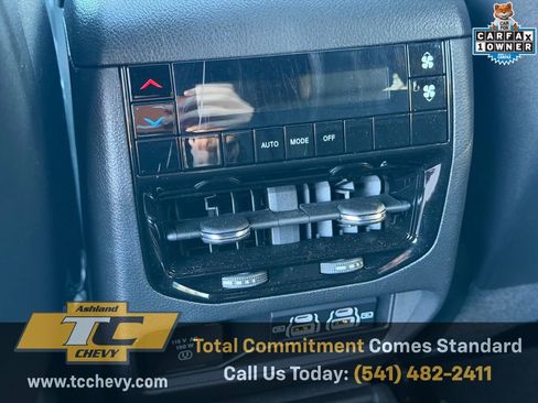 Used 2025 Jeep Grand Cherokee L Altitude image 12