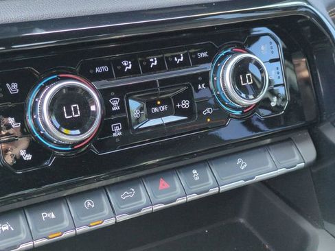 Used 2025 GMC Sierra 1500 AT4 w/ AT4 Premium Package image 24