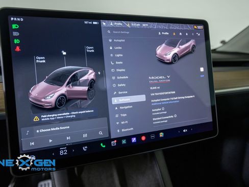 Used 2025 Tesla Model Y Performance AWD/4WD image 18