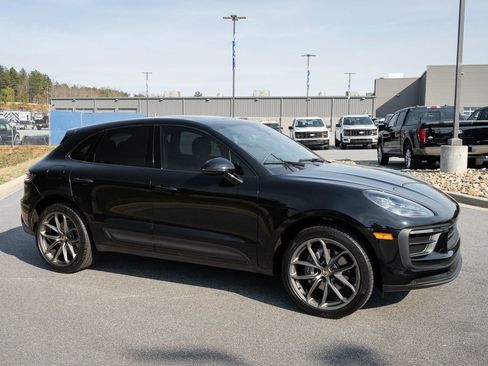 Used 2022 Porsche Macan Base w/ Premium Package Plus image 12