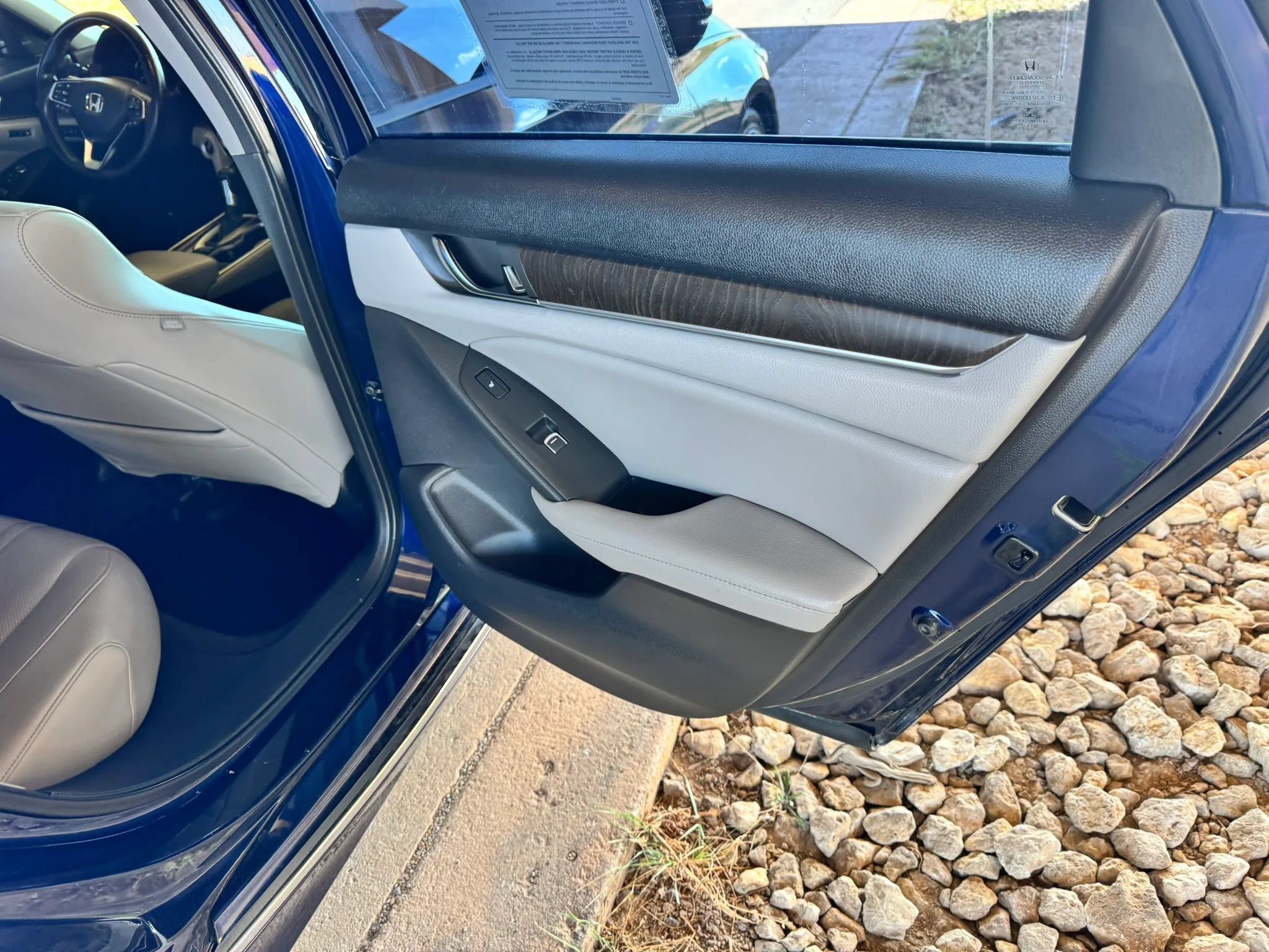 Used 2018 Honda Accord Touring image 21