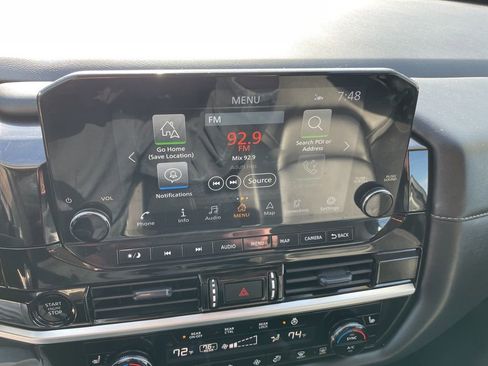 Used 2025 Nissan Pathfinder SL image 10