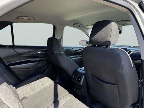 Used 2018 Chevrolet Equinox LT FWD image 44