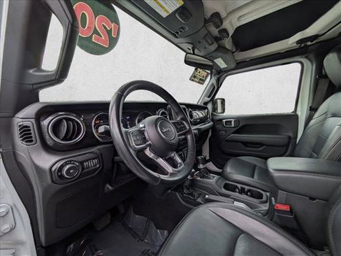 Used 2020 Jeep Wrangler Unlimited Sahara image 17