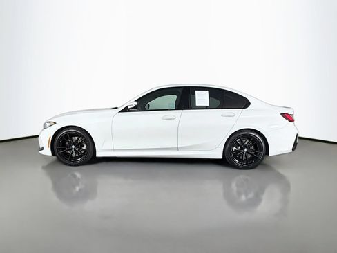 Used 2023 BMW 330i Sedan w/ M Sport Package RWD image 4