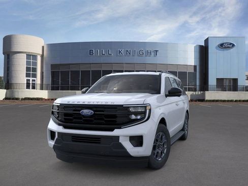 New 2026 Ford Expedition Active image 3