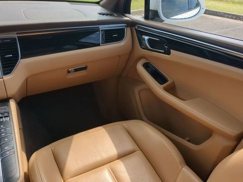 Used 2016 Porsche Macan S image 16