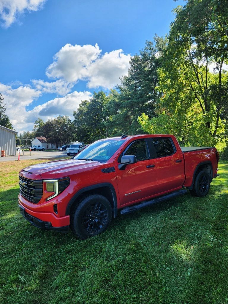 Used 2023 GMC Sierra 1500 Pro w/ Graphite Edition AWD/4WD image 5
