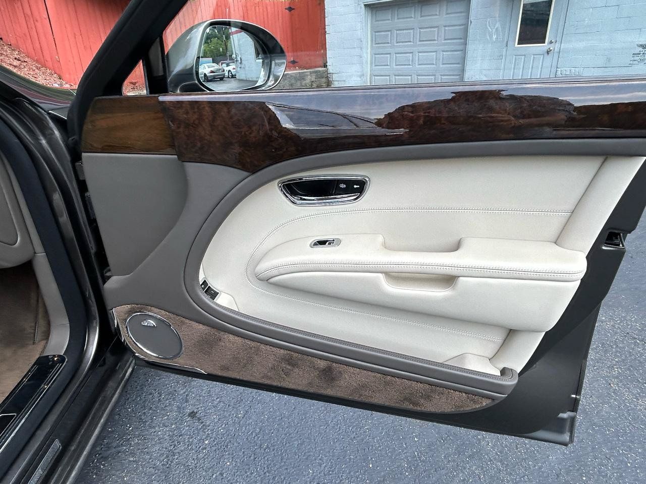 Used 2011 Bentley Mulsanne RWD image 12