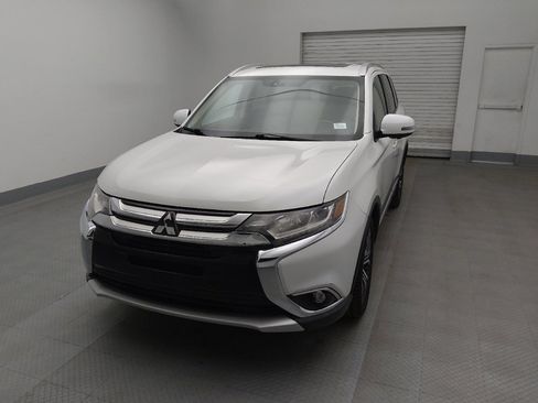 Used 2018 Mitsubishi Outlander SEL image 15