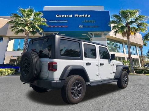 Used 2025 Jeep Wrangler Unlimited Sport AWD/4WD image 5