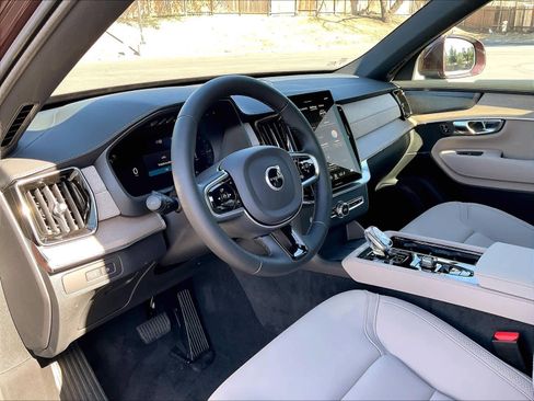 New 2026 Volvo XC90 T8 Plus w/ Protection Package Premier image 8