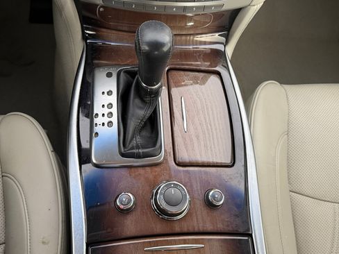 Used 2011 INFINITI M56 w/ Deluxe Touring Pkg image 16