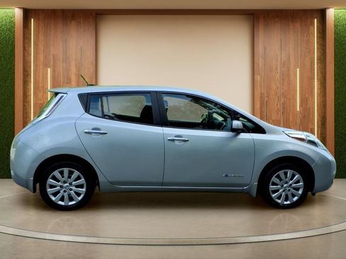 Used 2016 Nissan Leaf S w/ Charger Package FWD image 35