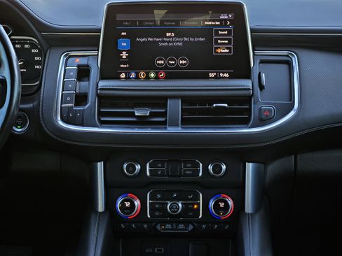 Used 2021 GMC Yukon SLT w/ SLT Premium Package image 34