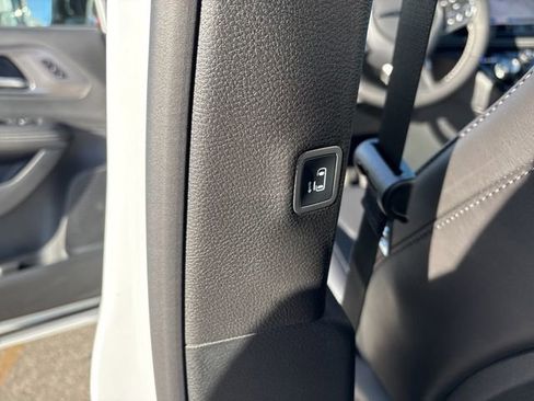 New 2026 Chrysler Pacifica Select image 24