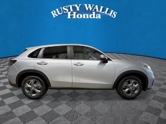 New 2027 Honda HR-V LX image 2