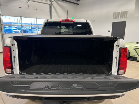 Used 2025 Chevrolet Colorado Trail Boss image 31