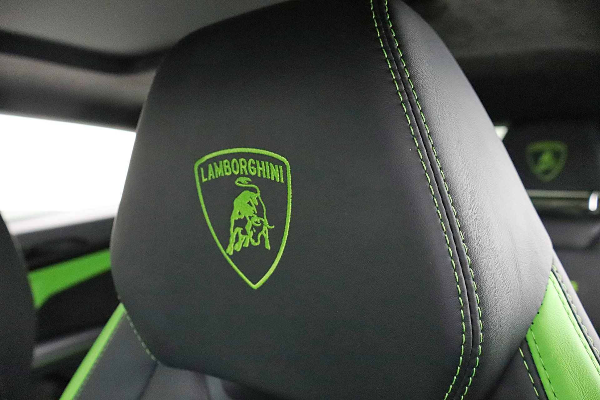 Used 2024 Lamborghini Urus S AWD/4WD image 38