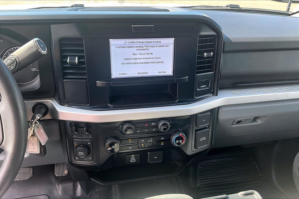 Used 2025 Ford F350 XLT AWD/4WD image 31