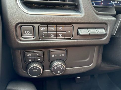 Used 2022 Chevrolet Suburban High Country AWD/4WD image 28
