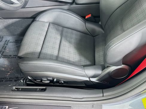Certified 2025 Porsche 911 Carrera T RWD image 21