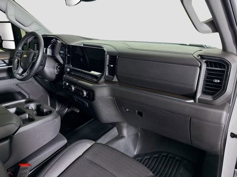 Used 2025 Chevrolet Silverado 2500 LT image 27