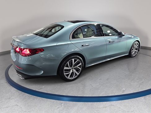 New 2026 Mercedes-Benz E 350 4MATIC Sedan image 5